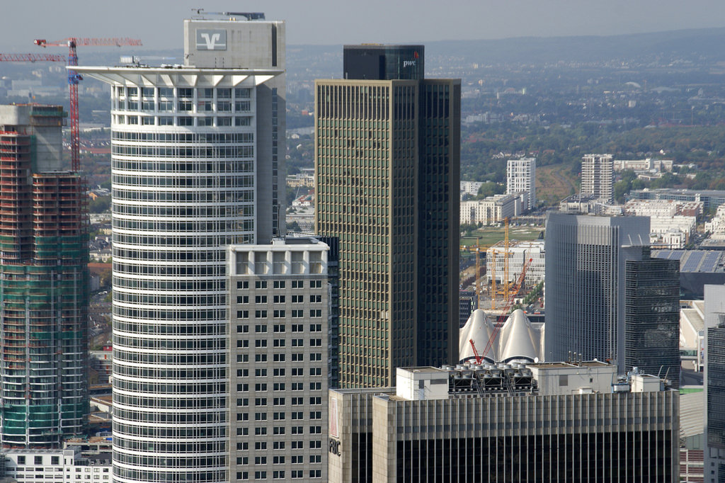 maintower oktoberfestband frankfurt